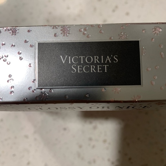 SOLD! NWT VS Lip Gloss Pack - Picture 4 of 4